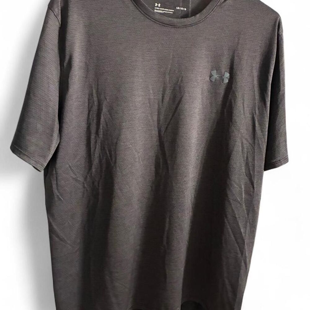 Under Armour Loose Fit Men’s Large Performance Black Tee